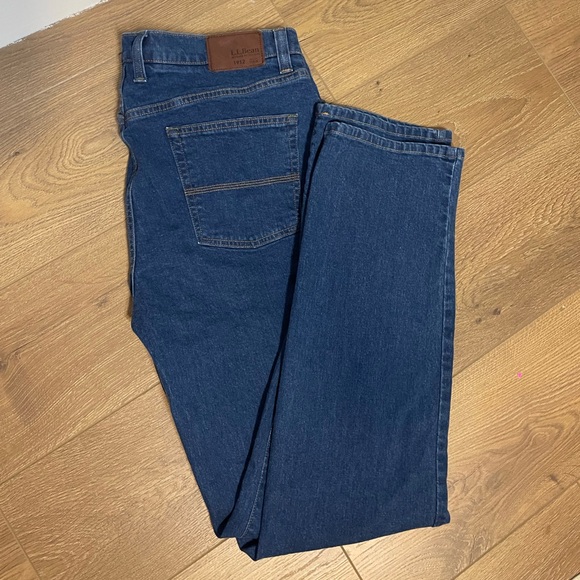 LL Bean Standard Fit Straight Leg Stonewashed Denim Classic Jeans 38x34 - Picture 3 of 7